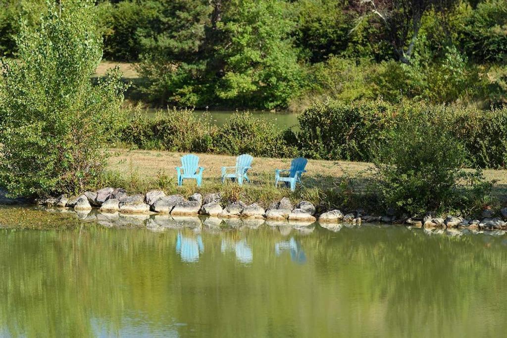 Chalet Au Milieu De La Foret Avec Lac A Proximite Layrac Bagian luar foto