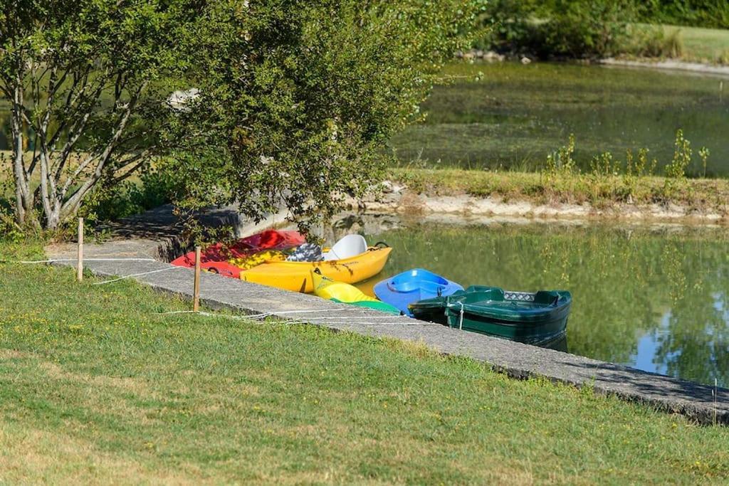 Chalet Au Milieu De La Foret Avec Lac A Proximite Layrac Bagian luar foto