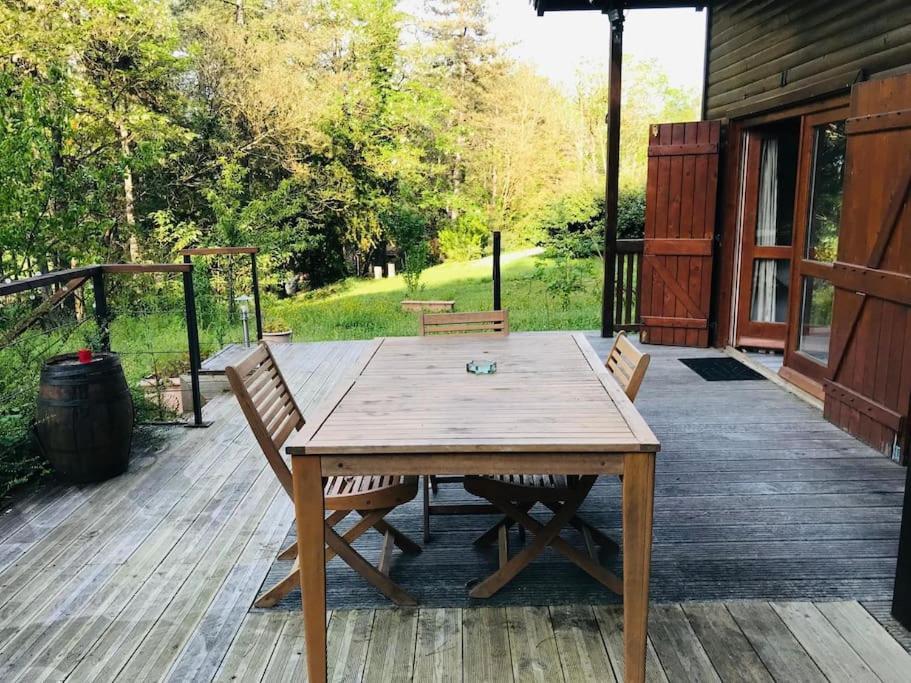 Chalet Au Milieu De La Foret Avec Lac A Proximite Layrac Bagian luar foto